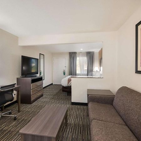 Quality Inn & Suites Лафкин Экстерьер фото