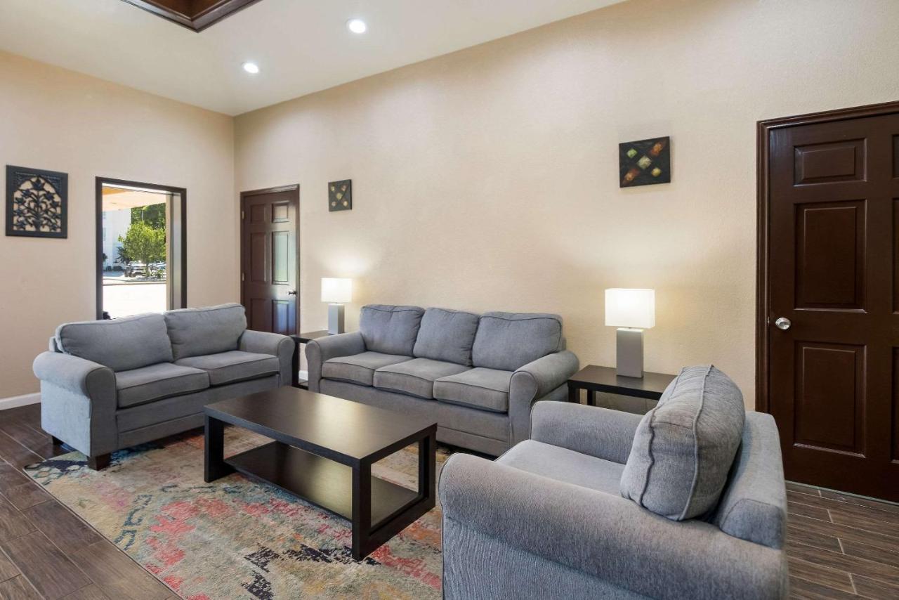 Quality Inn & Suites Лафкин Экстерьер фото