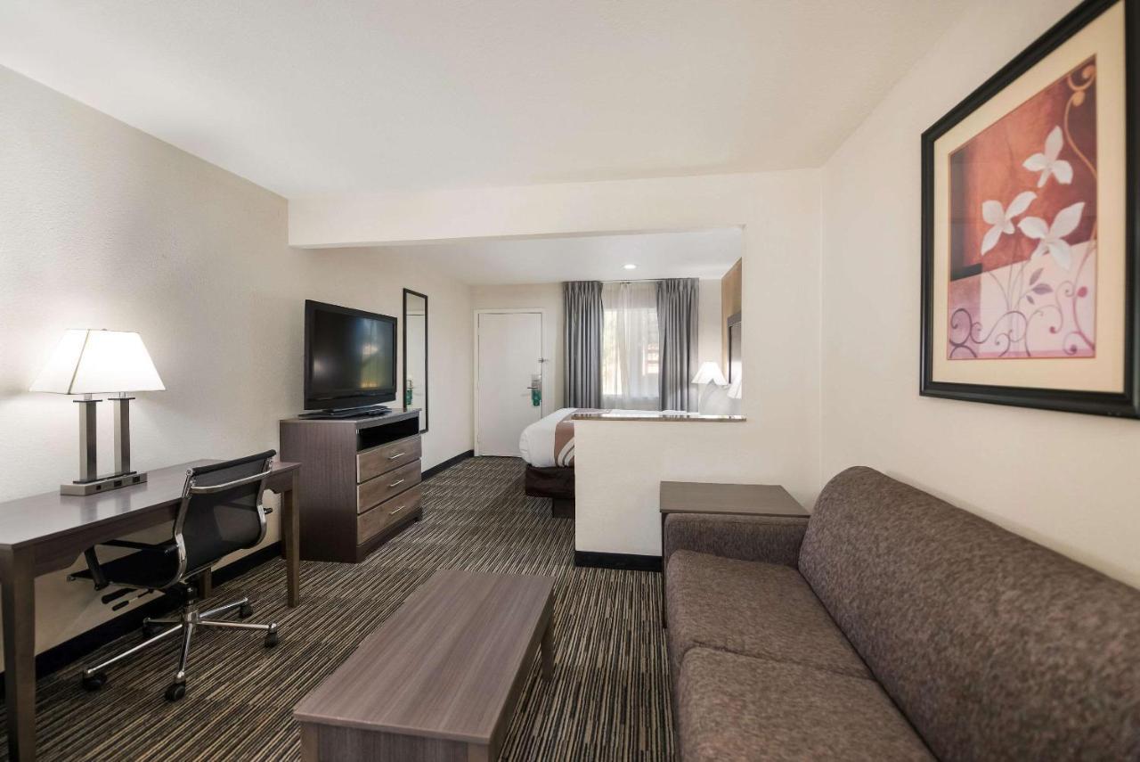 Quality Inn & Suites Лафкин Экстерьер фото