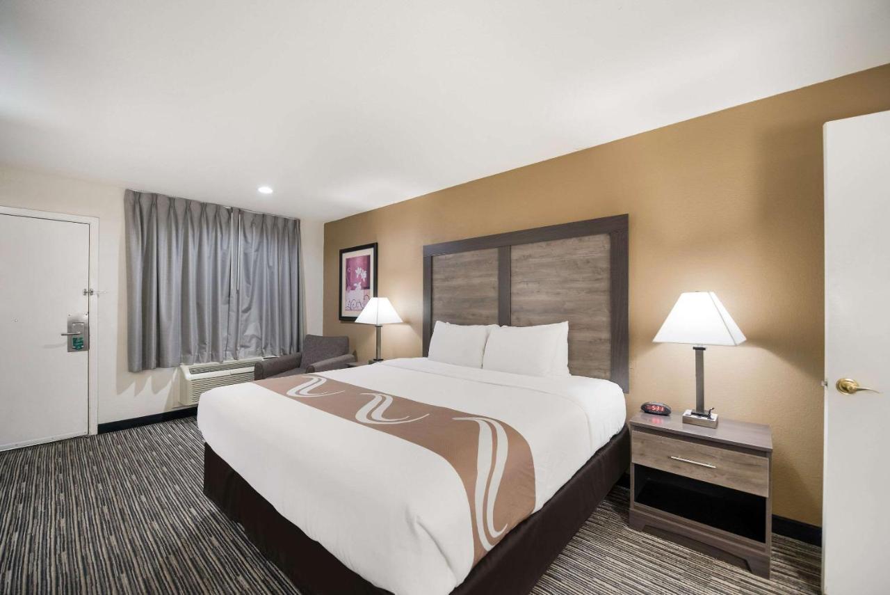 Quality Inn & Suites Лафкин Экстерьер фото