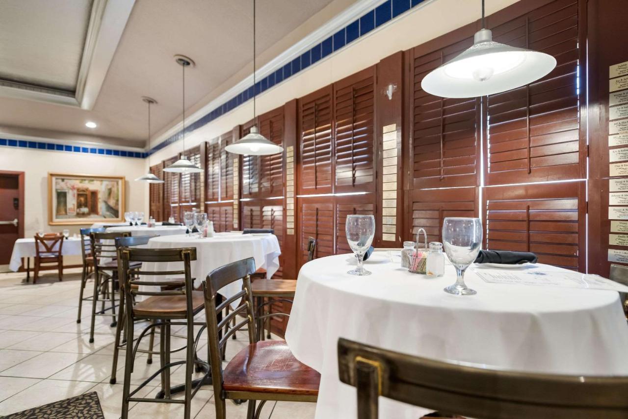 Quality Inn & Suites Лафкин Экстерьер фото