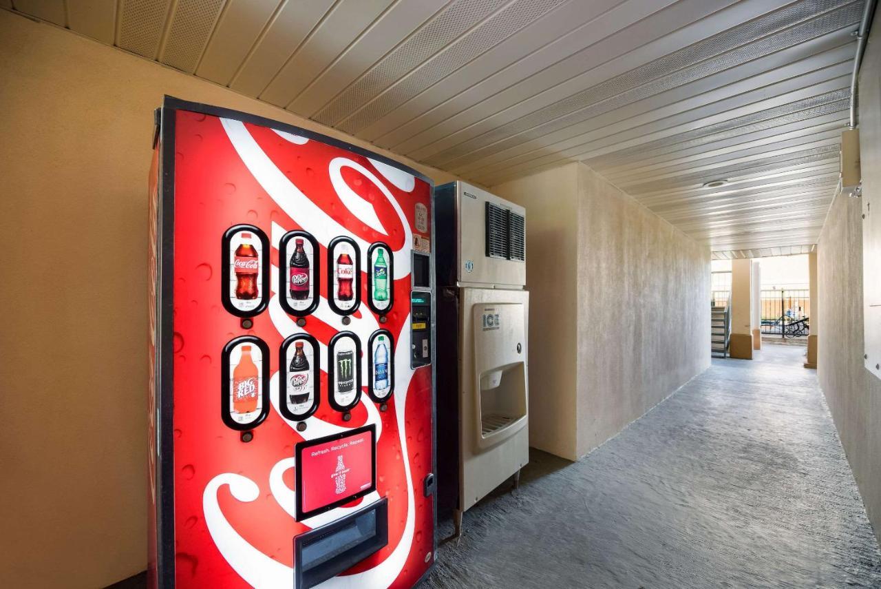 Quality Inn & Suites Лафкин Экстерьер фото