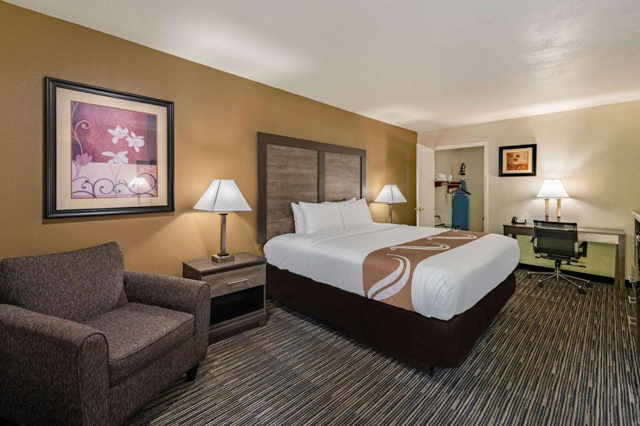 Quality Inn & Suites Лафкин Экстерьер фото
