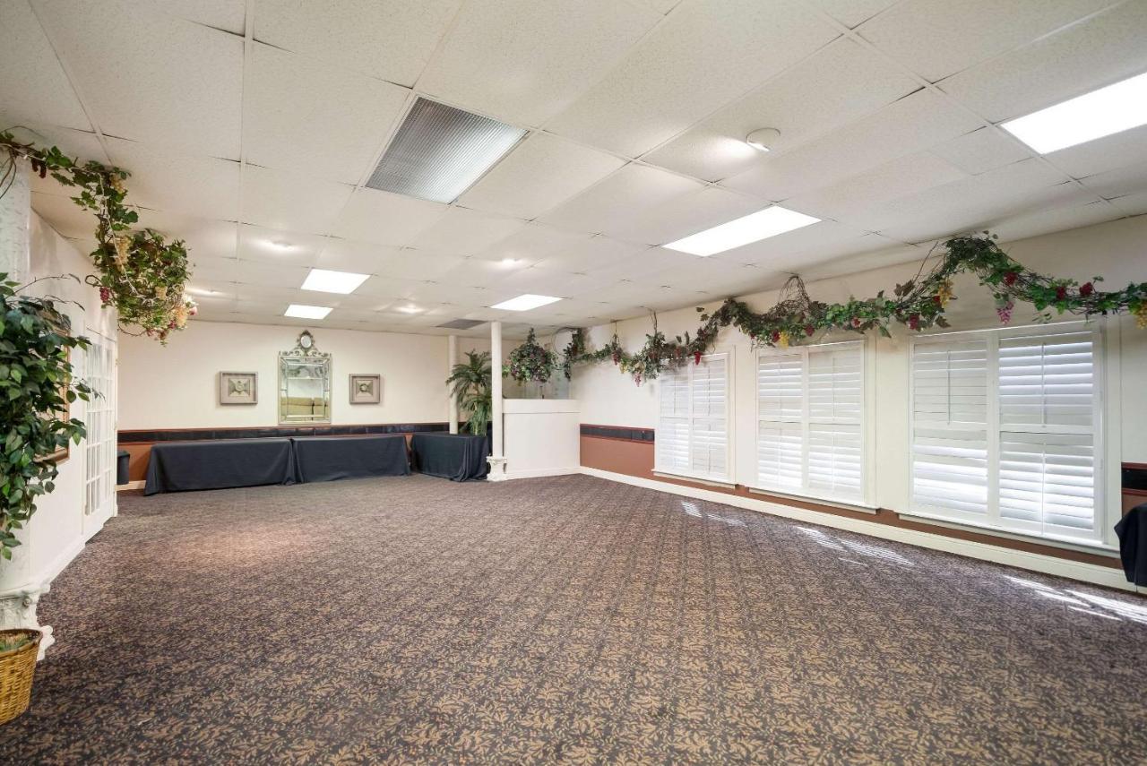 Quality Inn & Suites Лафкин Экстерьер фото