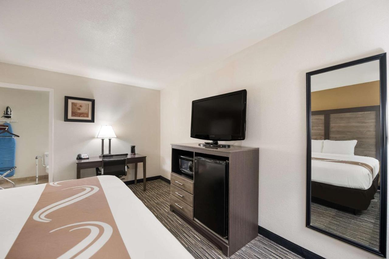 Quality Inn & Suites Лафкин Экстерьер фото