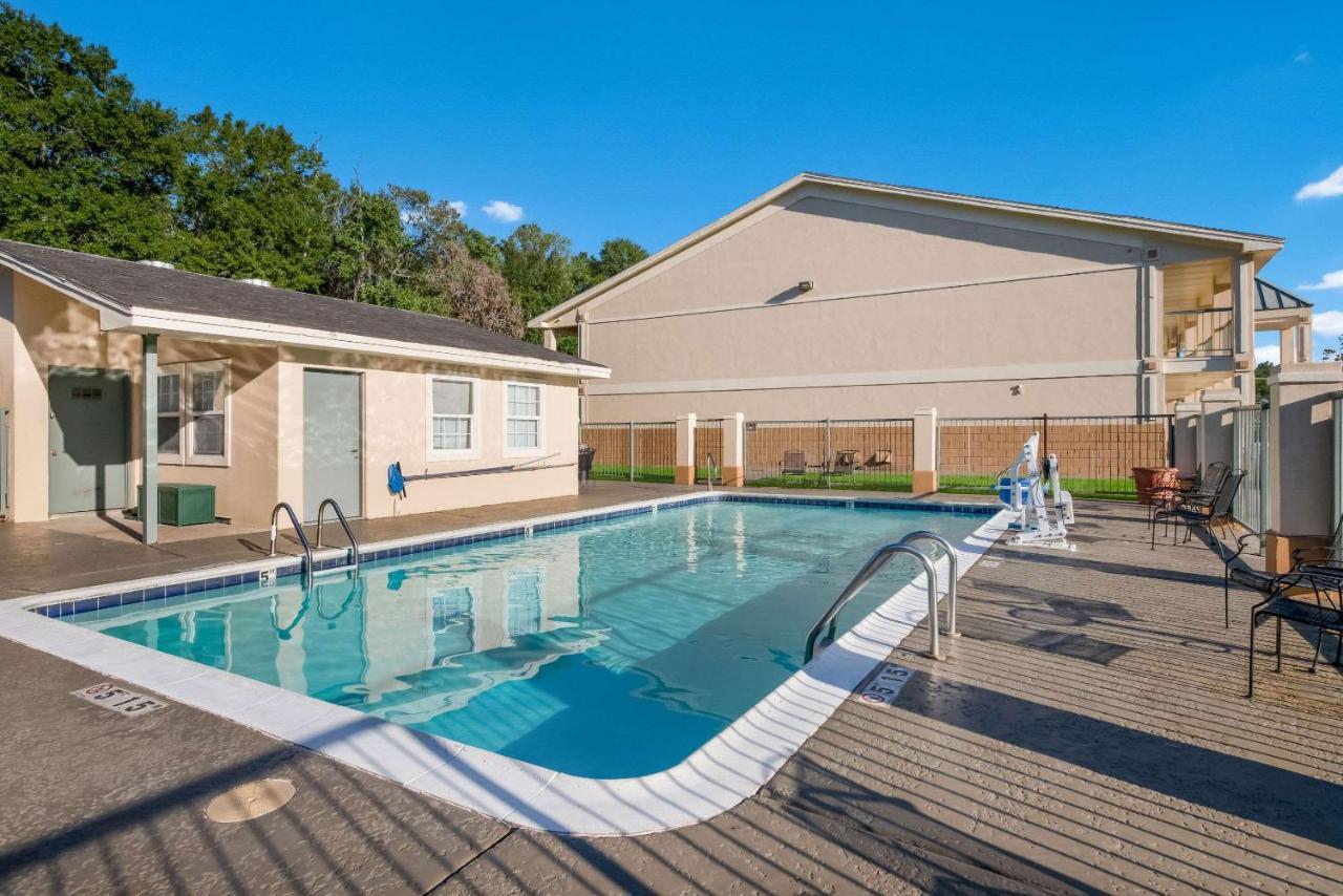 Quality Inn & Suites Лафкин Экстерьер фото