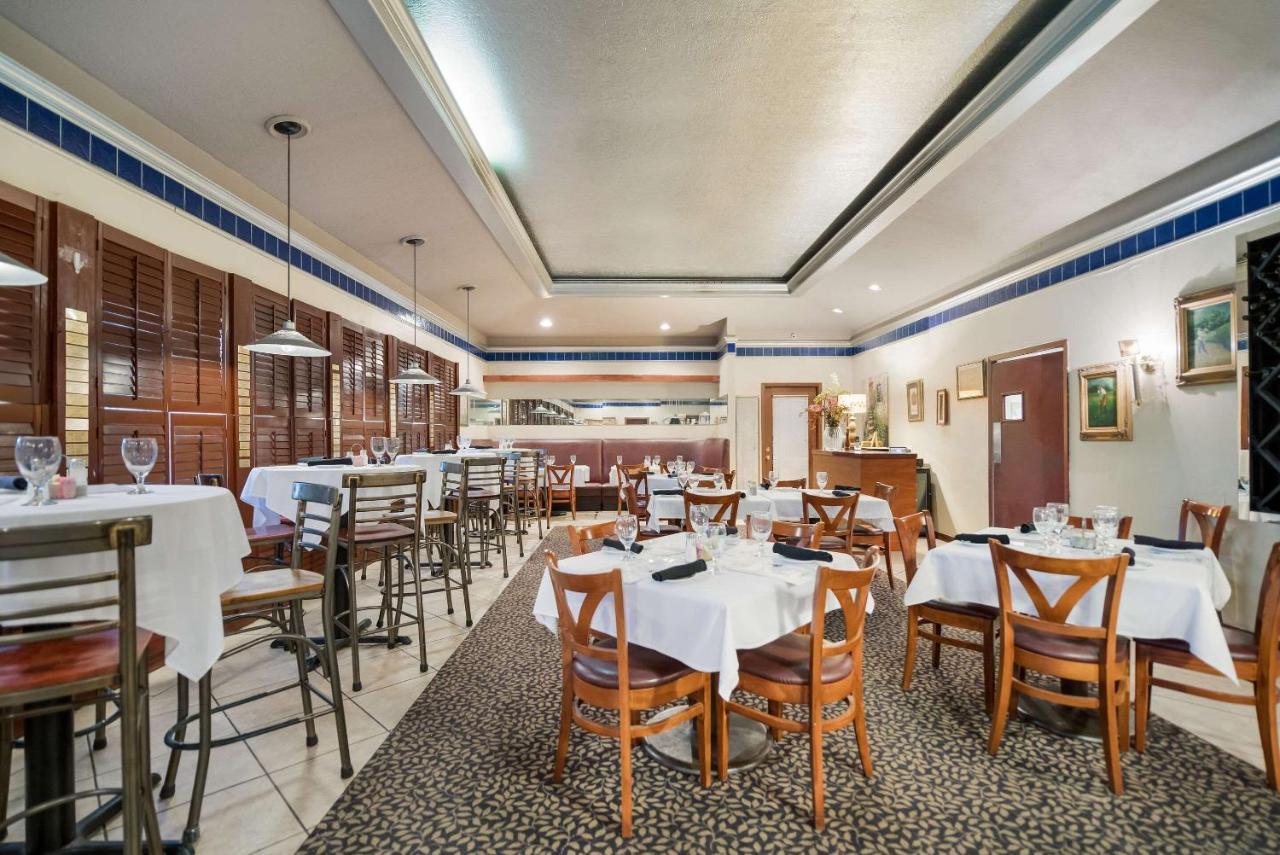 Quality Inn & Suites Лафкин Экстерьер фото