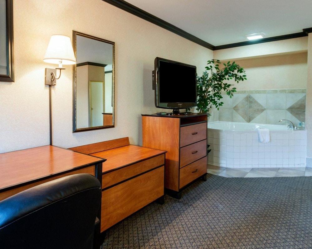 Quality Inn & Suites Лафкин Экстерьер фото