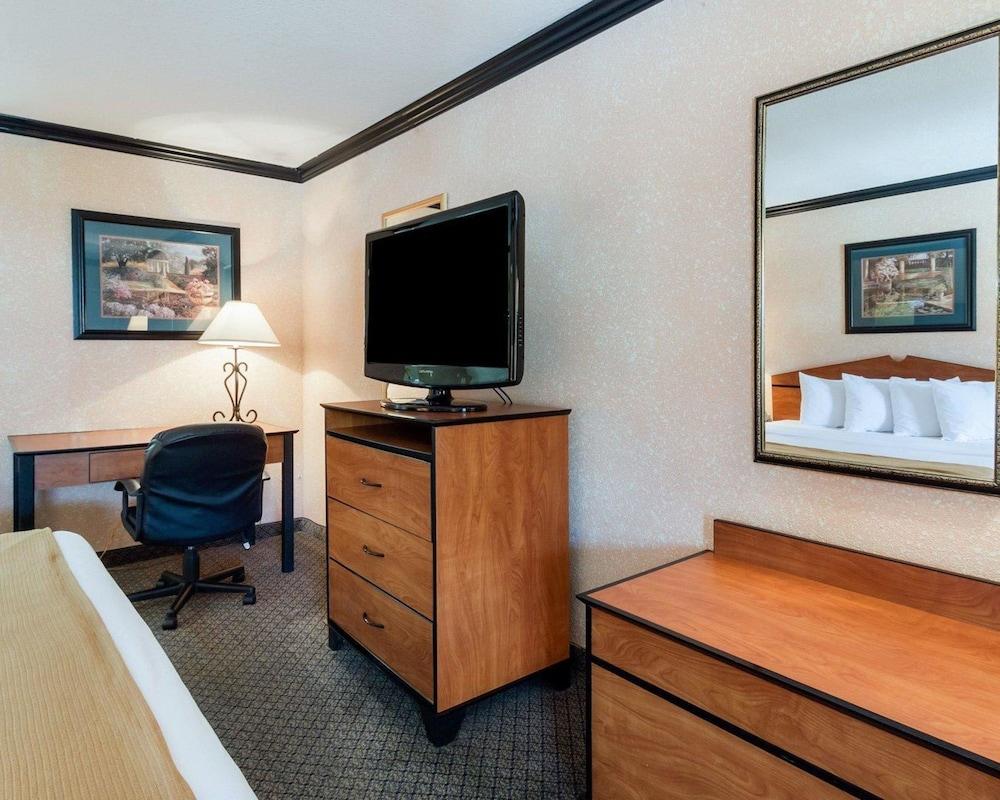 Quality Inn & Suites Лафкин Экстерьер фото