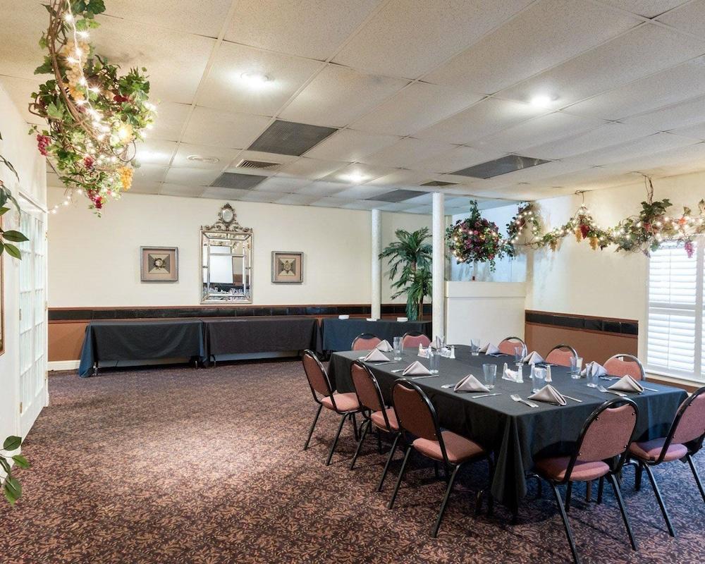 Quality Inn & Suites Лафкин Экстерьер фото