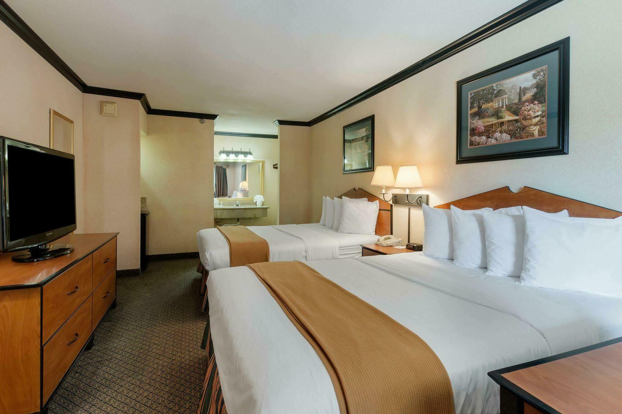 Quality Inn & Suites Лафкин Экстерьер фото
